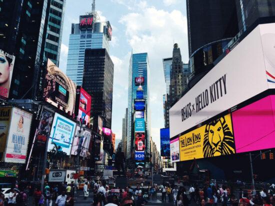 Time Square à New York, rempli de monde