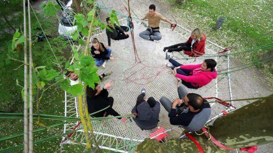 Un atelier dans les arbres mené par Décalez! et Arbrozmoz lors de la Fabrique du Changement à Bordeaux